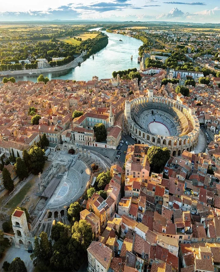 Arles - Provence - OliTaxi